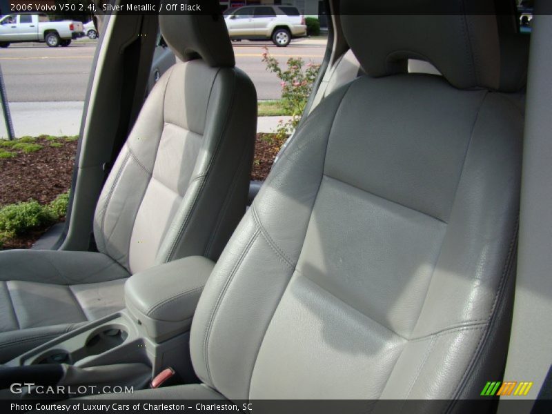 Silver Metallic / Off Black 2006 Volvo V50 2.4i