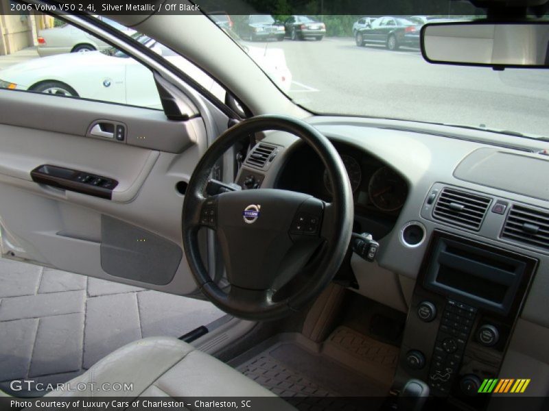 Silver Metallic / Off Black 2006 Volvo V50 2.4i
