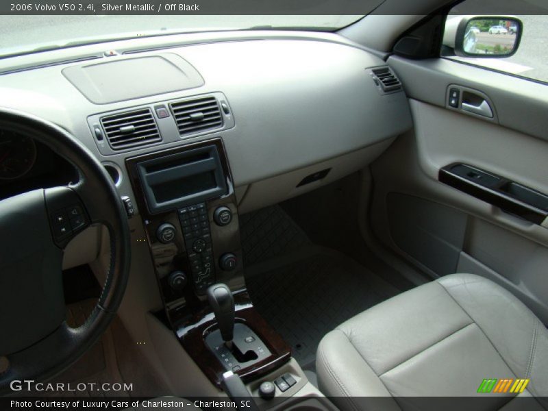 Silver Metallic / Off Black 2006 Volvo V50 2.4i