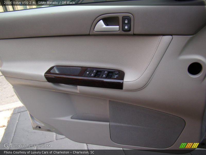 Silver Metallic / Off Black 2006 Volvo V50 2.4i