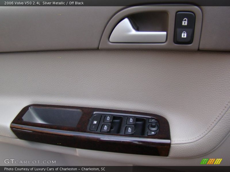 Silver Metallic / Off Black 2006 Volvo V50 2.4i