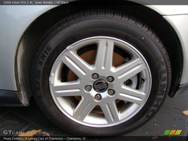 Silver Metallic / Off Black 2006 Volvo V50 2.4i