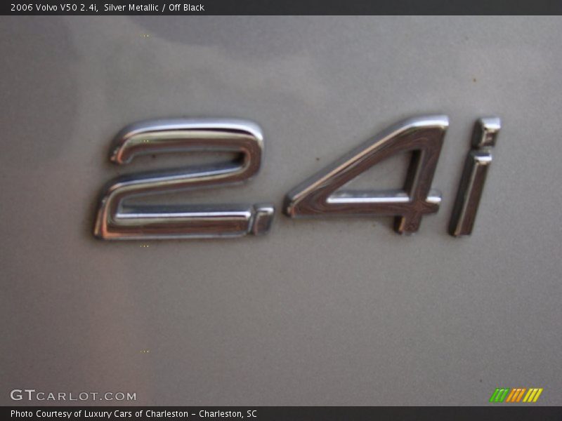 Silver Metallic / Off Black 2006 Volvo V50 2.4i