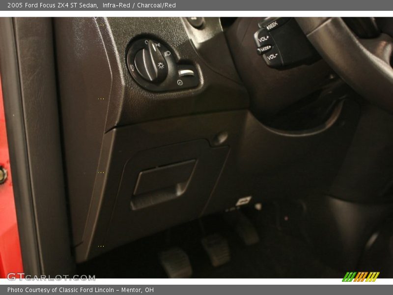 Infra-Red / Charcoal/Red 2005 Ford Focus ZX4 ST Sedan
