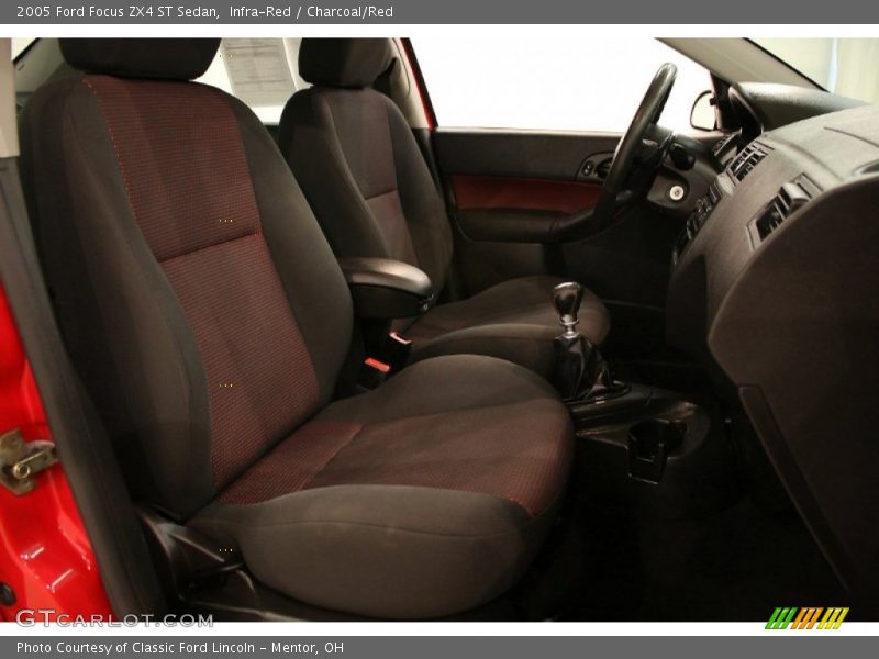  2005 Focus ZX4 ST Sedan Charcoal/Red Interior