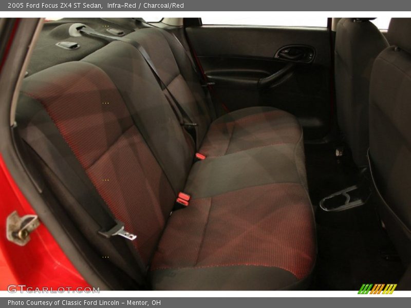  2005 Focus ZX4 ST Sedan Charcoal/Red Interior