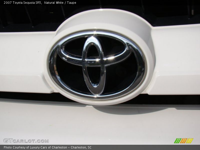 Natural White / Taupe 2007 Toyota Sequoia SR5