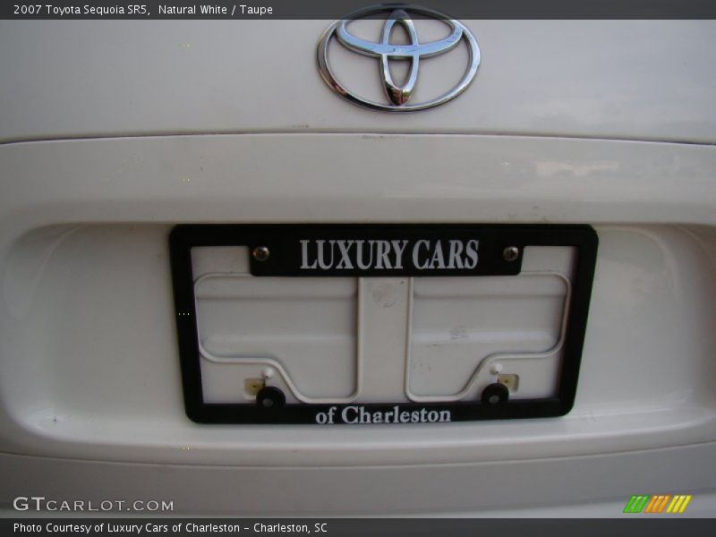Natural White / Taupe 2007 Toyota Sequoia SR5