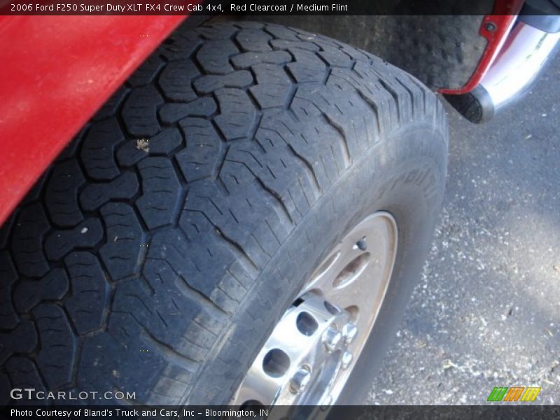 Red Clearcoat / Medium Flint 2006 Ford F250 Super Duty XLT FX4 Crew Cab 4x4