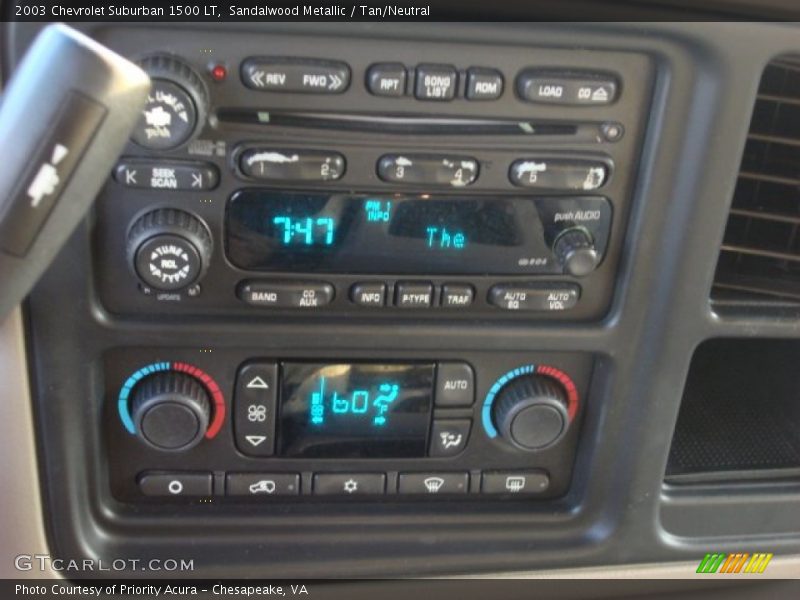 Controls of 2003 Suburban 1500 LT