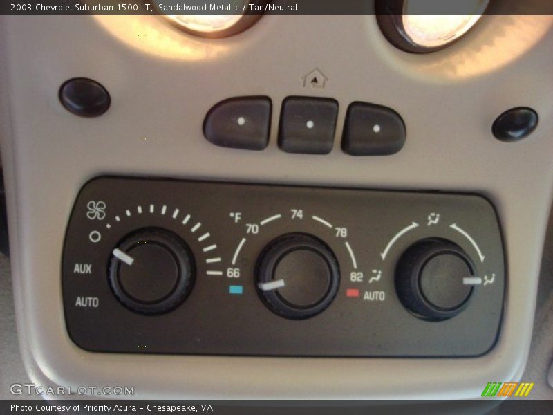 Controls of 2003 Suburban 1500 LT