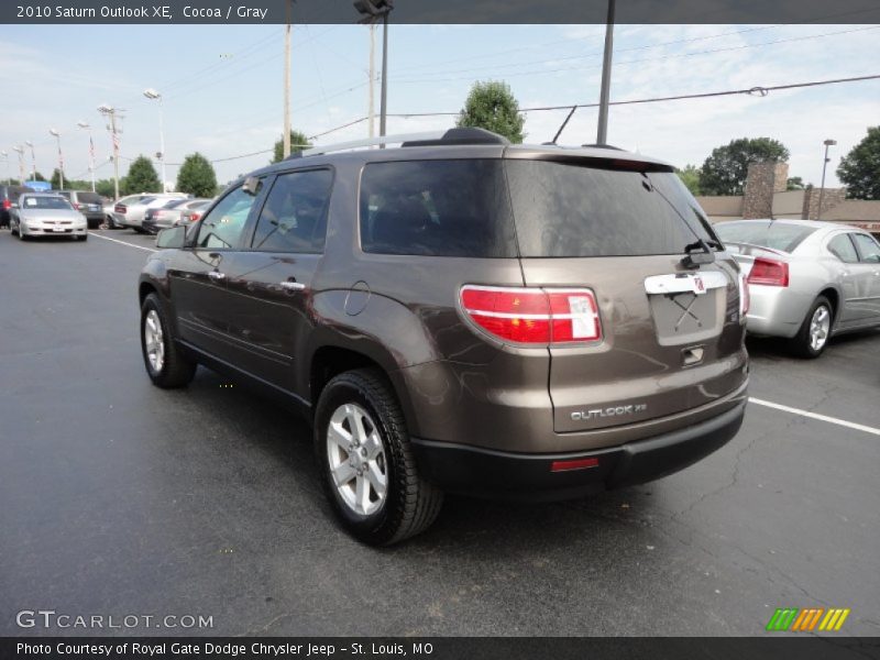 Cocoa / Gray 2010 Saturn Outlook XE