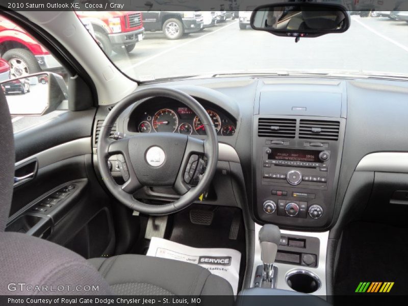  2010 Outlook XE Gray Interior