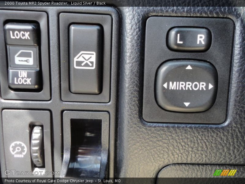 Liquid Silver / Black 2000 Toyota MR2 Spyder Roadster