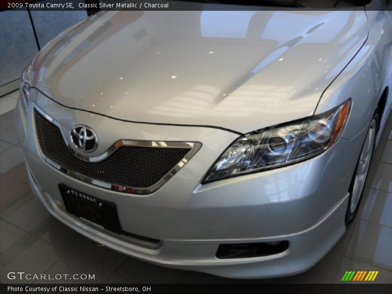 Classic Silver Metallic / Charcoal 2009 Toyota Camry SE