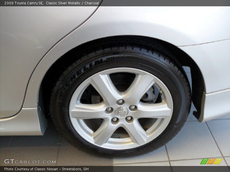 Classic Silver Metallic / Charcoal 2009 Toyota Camry SE