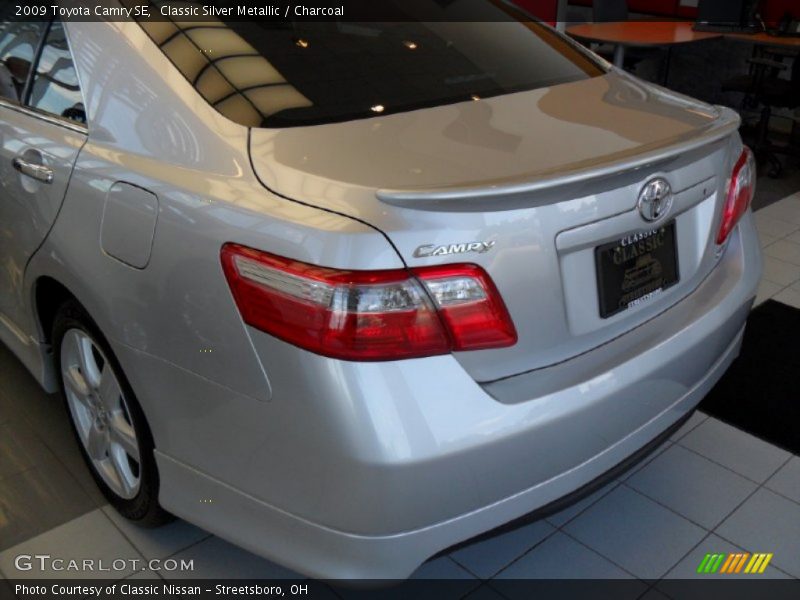 Classic Silver Metallic / Charcoal 2009 Toyota Camry SE