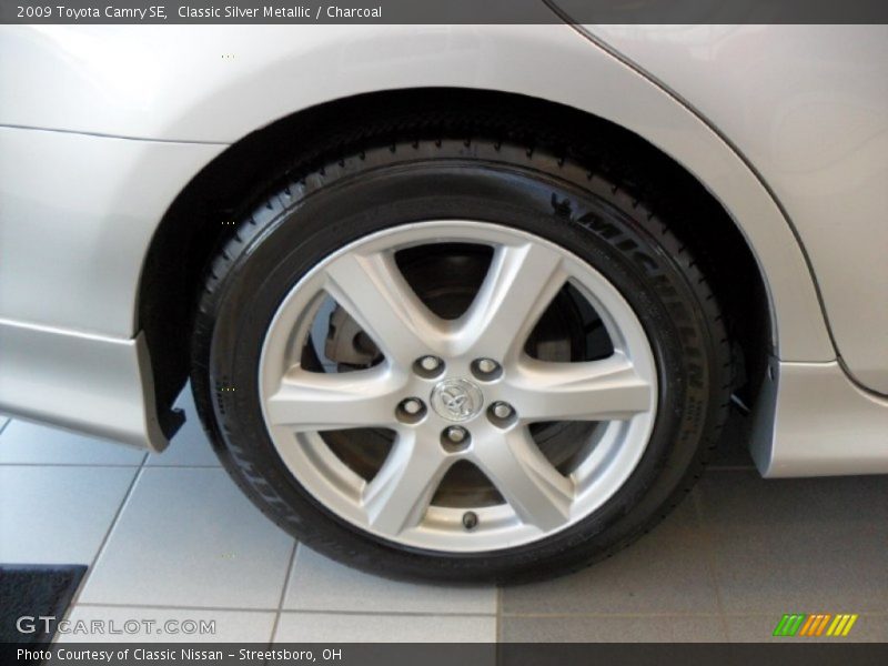 Classic Silver Metallic / Charcoal 2009 Toyota Camry SE