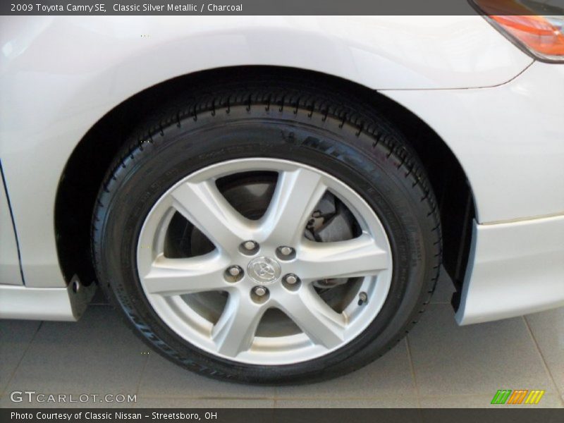 Classic Silver Metallic / Charcoal 2009 Toyota Camry SE