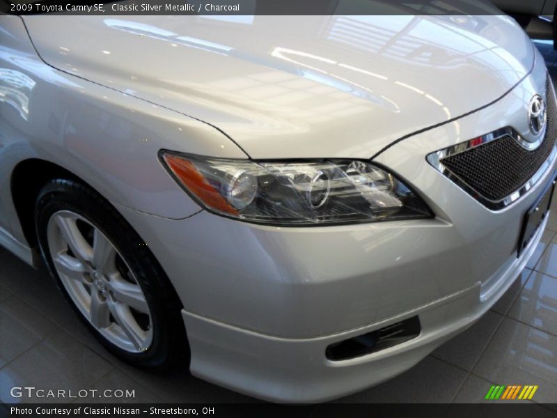 Classic Silver Metallic / Charcoal 2009 Toyota Camry SE