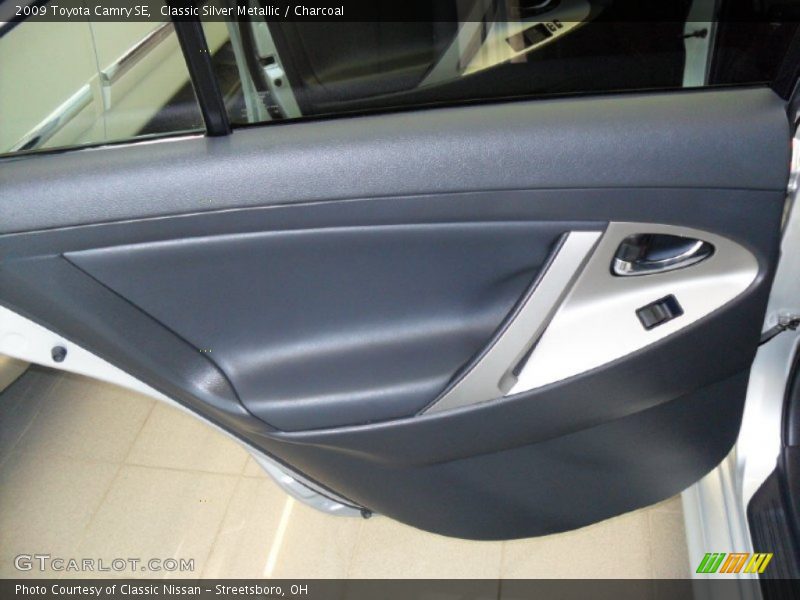 Classic Silver Metallic / Charcoal 2009 Toyota Camry SE