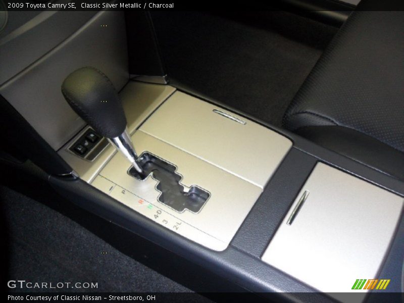 Classic Silver Metallic / Charcoal 2009 Toyota Camry SE