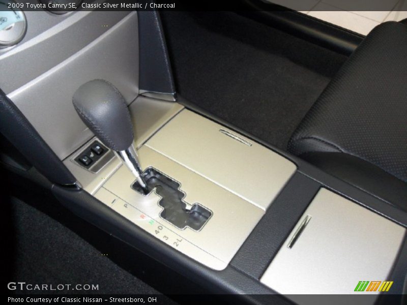 Classic Silver Metallic / Charcoal 2009 Toyota Camry SE
