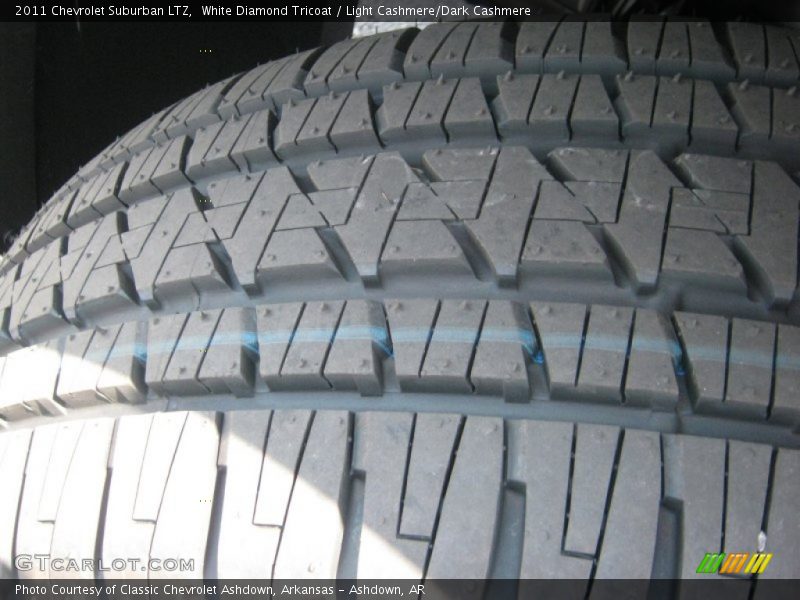 White Diamond Tricoat / Light Cashmere/Dark Cashmere 2011 Chevrolet Suburban LTZ