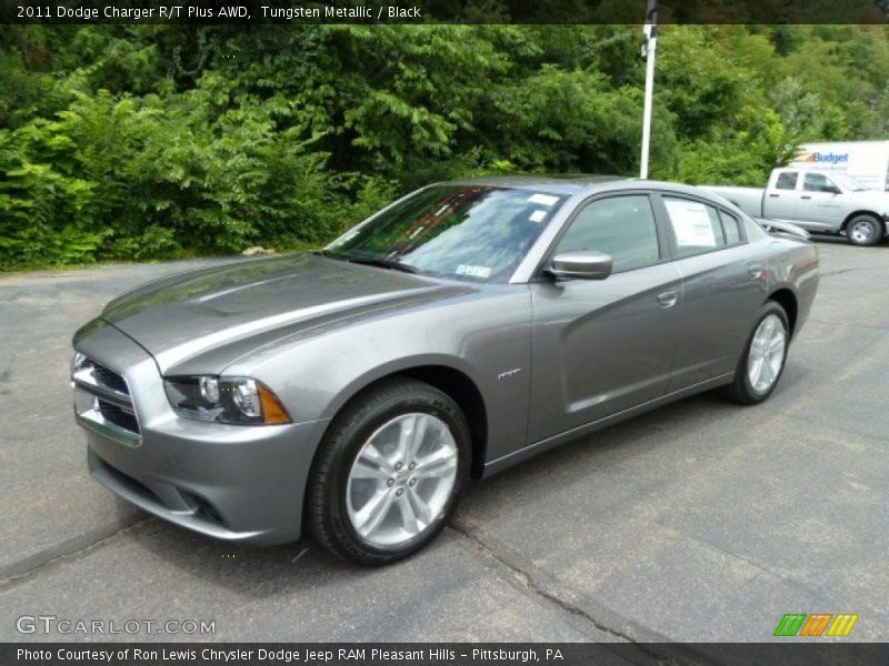 Front 3/4 View of 2011 Charger R/T Plus AWD