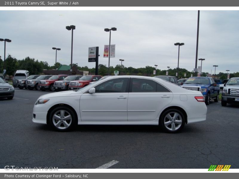 Super White / Ash 2011 Toyota Camry SE
