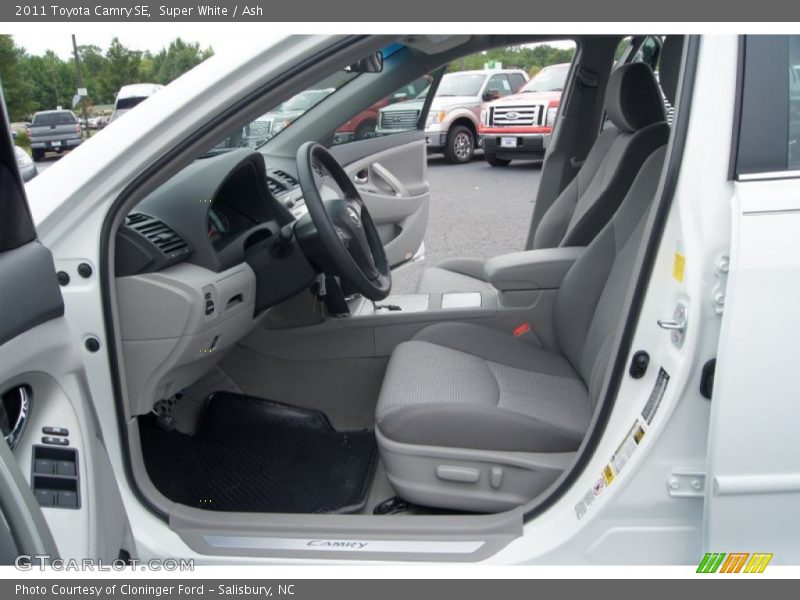 Super White / Ash 2011 Toyota Camry SE