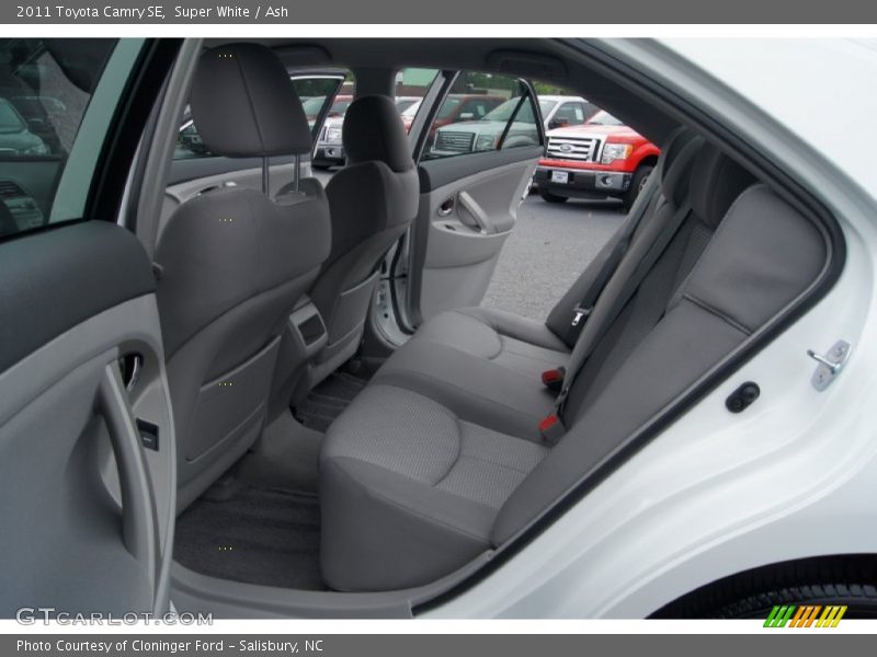 Super White / Ash 2011 Toyota Camry SE