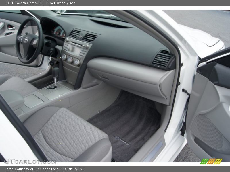 Super White / Ash 2011 Toyota Camry SE