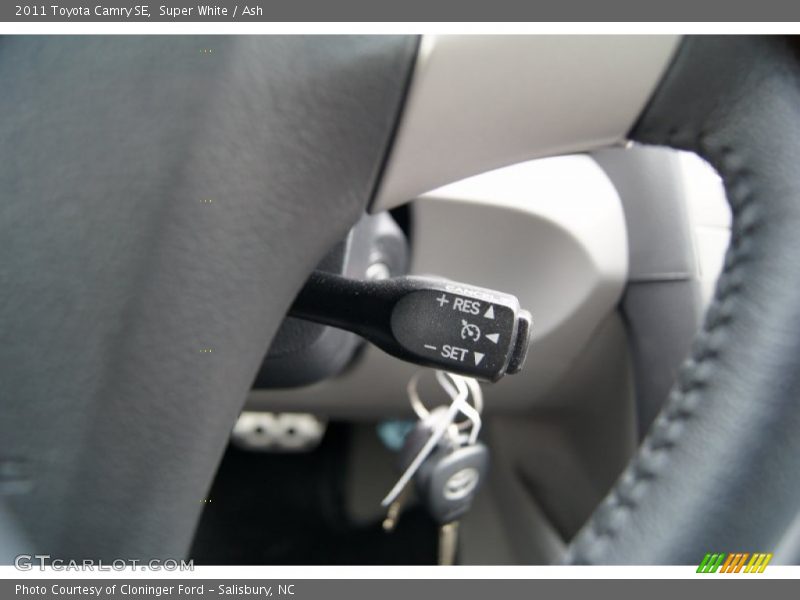 Super White / Ash 2011 Toyota Camry SE