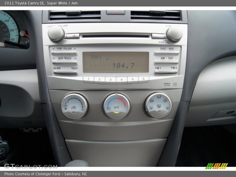 Super White / Ash 2011 Toyota Camry SE