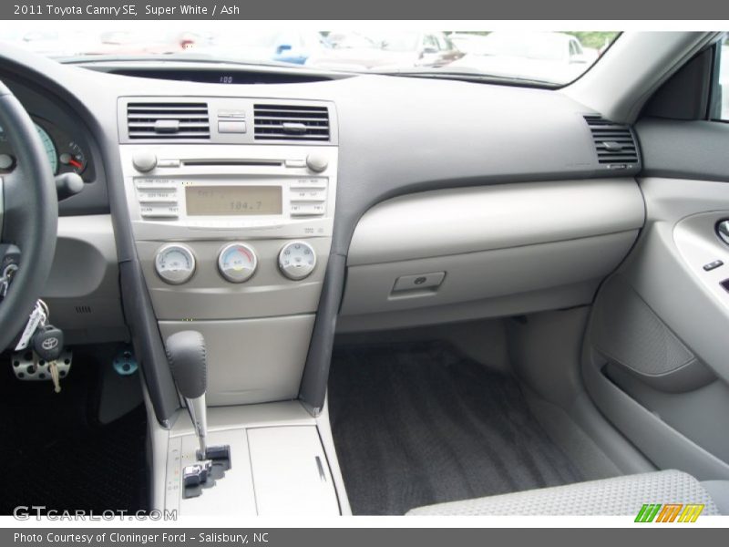 Super White / Ash 2011 Toyota Camry SE