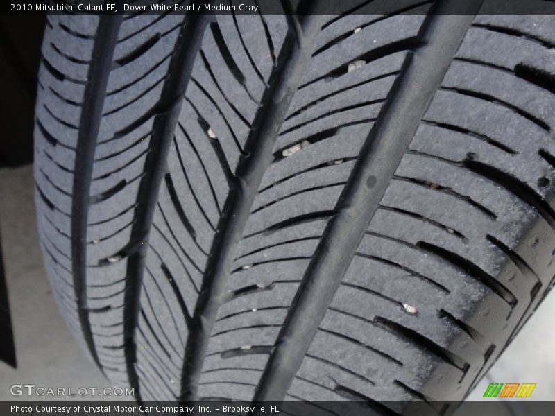 Dover White Pearl / Medium Gray 2010 Mitsubishi Galant FE