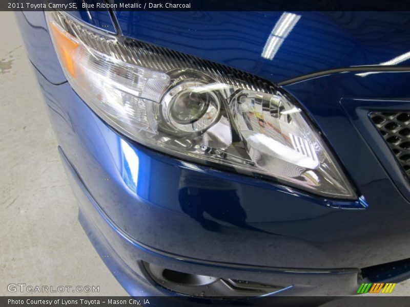 Blue Ribbon Metallic / Dark Charcoal 2011 Toyota Camry SE