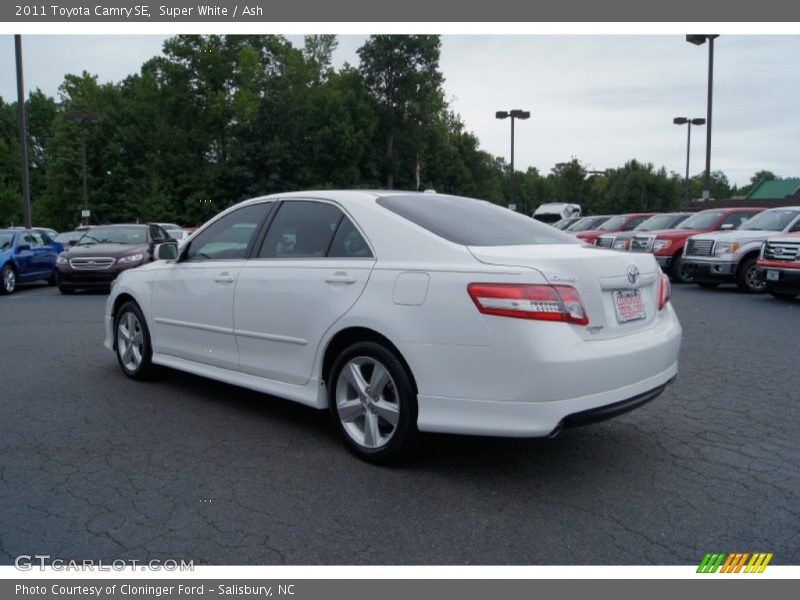 Super White / Ash 2011 Toyota Camry SE