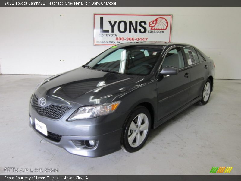 Magnetic Gray Metallic / Dark Charcoal 2011 Toyota Camry SE