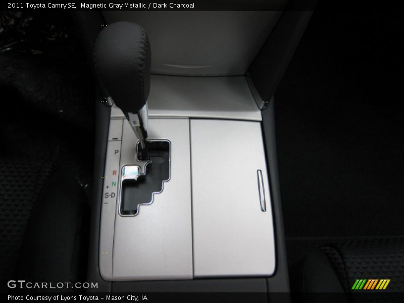 Magnetic Gray Metallic / Dark Charcoal 2011 Toyota Camry SE