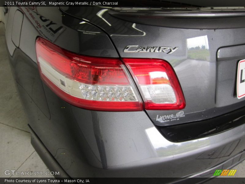 Magnetic Gray Metallic / Dark Charcoal 2011 Toyota Camry SE