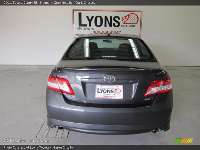Magnetic Gray Metallic / Dark Charcoal 2011 Toyota Camry SE