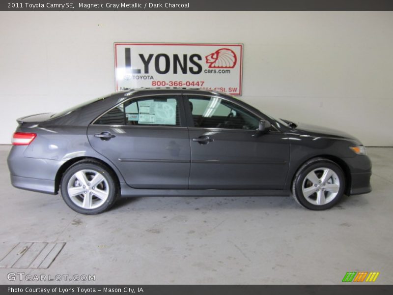 Magnetic Gray Metallic / Dark Charcoal 2011 Toyota Camry SE