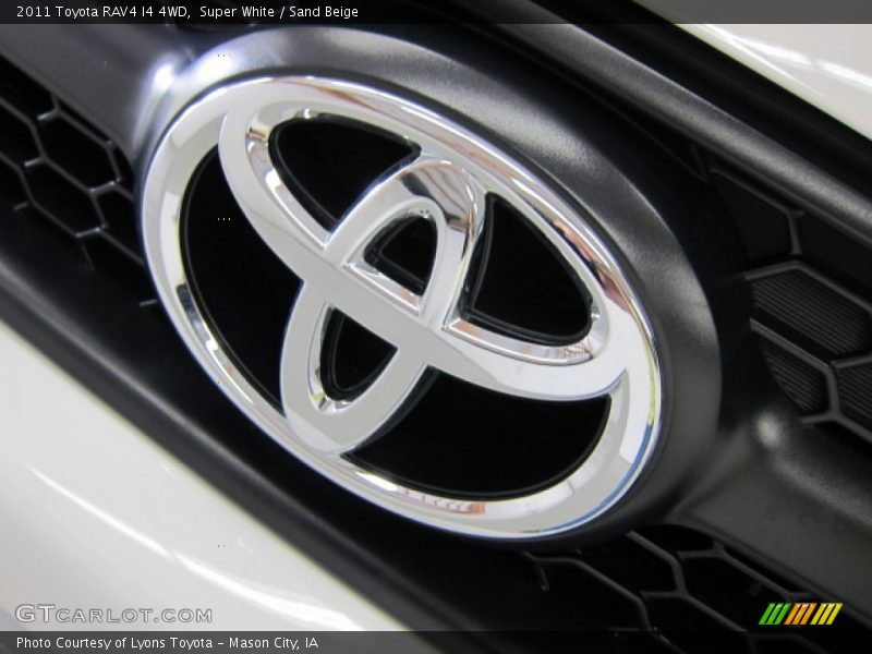 Super White / Sand Beige 2011 Toyota RAV4 I4 4WD