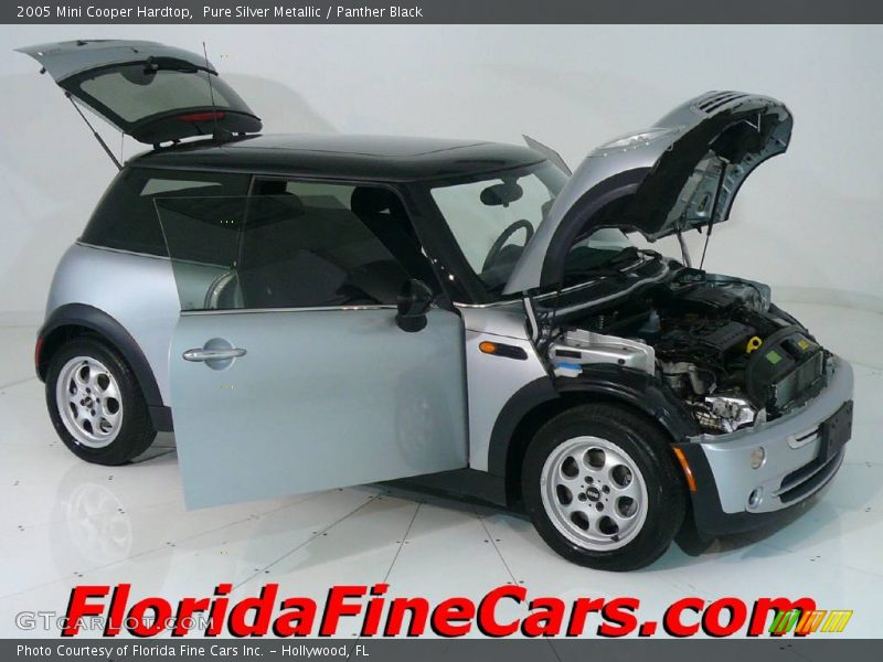 Pure Silver Metallic / Panther Black 2005 Mini Cooper Hardtop