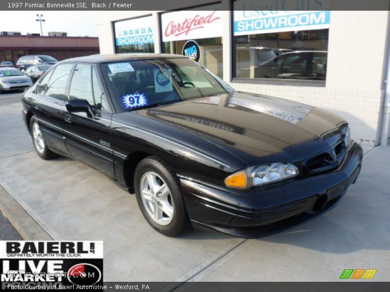 Black / Pewter 1997 Pontiac Bonneville SSE
