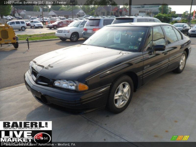 Black / Pewter 1997 Pontiac Bonneville SSE