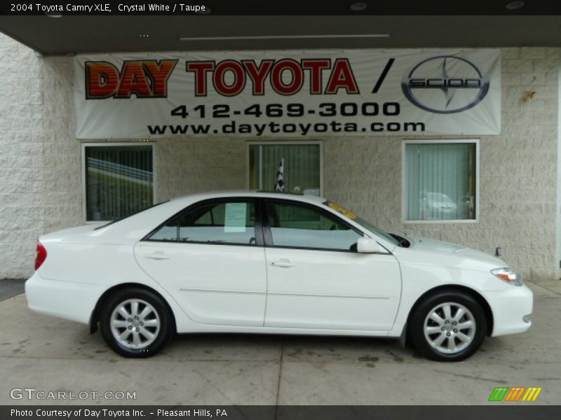 Crystal White / Taupe 2004 Toyota Camry XLE