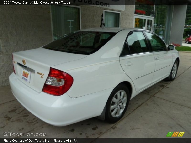 Crystal White / Taupe 2004 Toyota Camry XLE